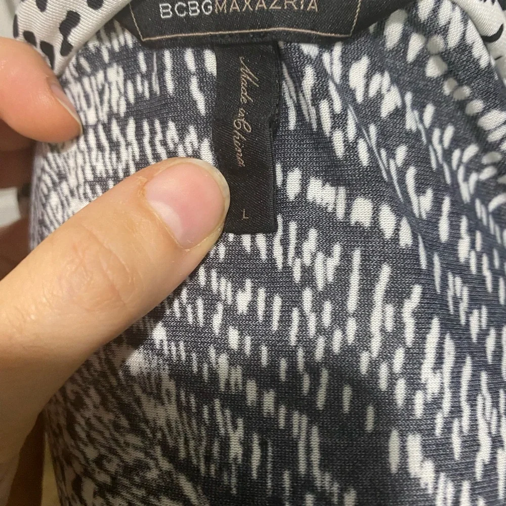 BCBGMaxAzria Patterned black and white Long Sleeve Wrap Dress - Picture 3 of 4